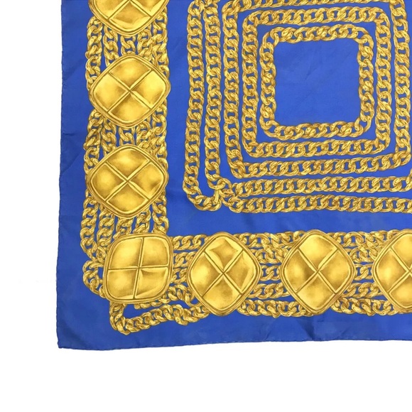 CHANEL SILK STATEMENT SCARF W34.3"xH34.3" - Picture 6 of 7